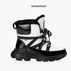Brand New Artica Moon Boot Style Waterproof Boots White & Black Size 8